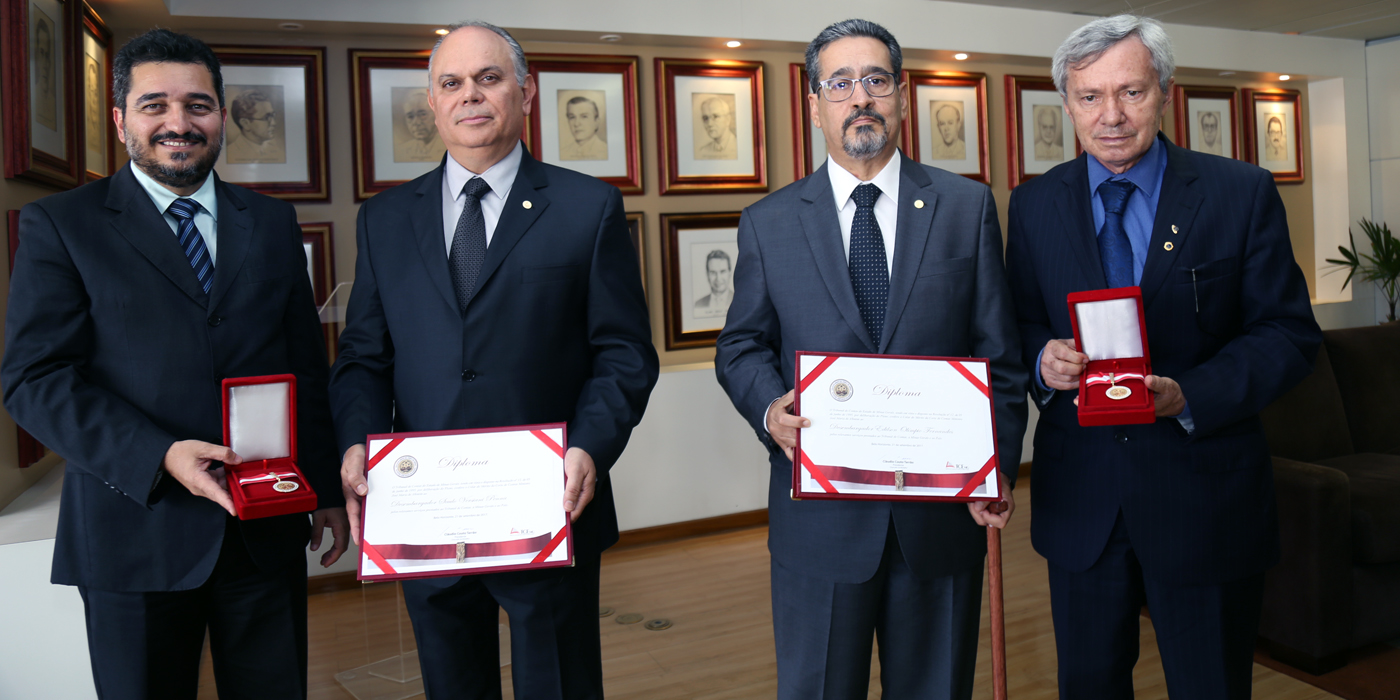 Os desembargadores foram indicados para receber o colar em 2017 (Foto: Thiago Rios)